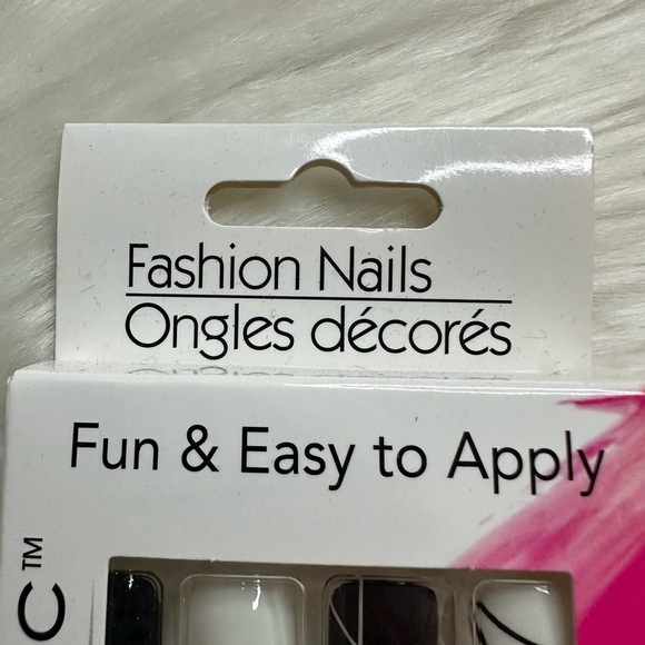 🩷5/$10 Black and White Fashion Nails - Picture 2 of 5